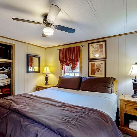 Pine Woods Cabin McHenry Luaran gambar